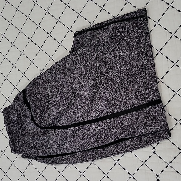 LULULEMON SPORT SHORTS - Picture 3 of 3